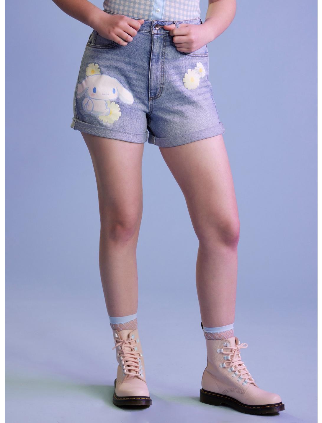 Cinnamoroll Flowers Mom Shorts HUNIVERS Cinnamoroll Flowers Mom Shorts -transcendentactive shop 17230135 av3