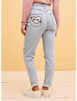 HUNIVERS Her Universe Disney Mickey Mouse & Minnie Mouse Mom Jeans 4 HUNIVERS Her Universe Disney Mickey Mouse & Minnie Mouse Mom Jeans -transcendentactive shop 19839609 av2