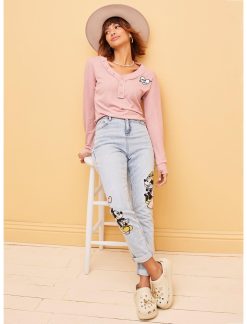 HUNIVERS Her Universe Disney Mickey Mouse & Minnie Mouse Mom Jeans 5 HUNIVERS Her Universe Disney Mickey Mouse & Minnie Mouse Mom Jeans -transcendentactive shop 19839609 av4