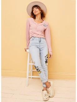 HUNIVERS Her Universe Disney Mickey Mouse & Minnie Mouse Mom Jeans -transcendentactive shop 19839609 av4